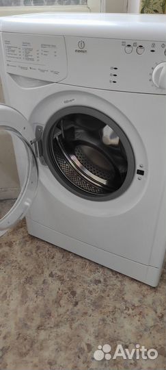 Узкая стиральная машинка indesit