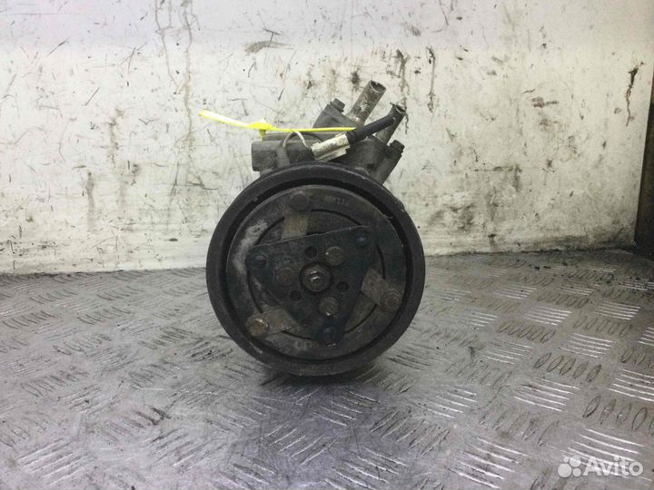 Компрессор кондиционера Renault Kangoo 7700111235;
