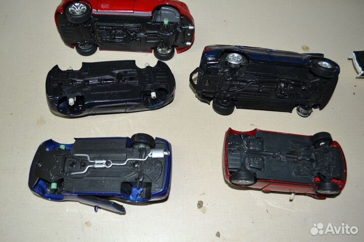 Машинки фирмы maisto масштаб 1-24 (на запчасти)