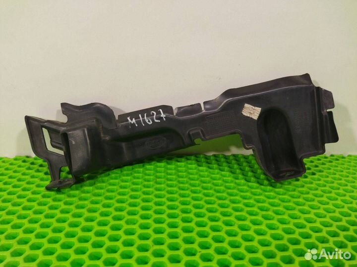 Дефлектор радиатора (воздуховод) правый Land Rover