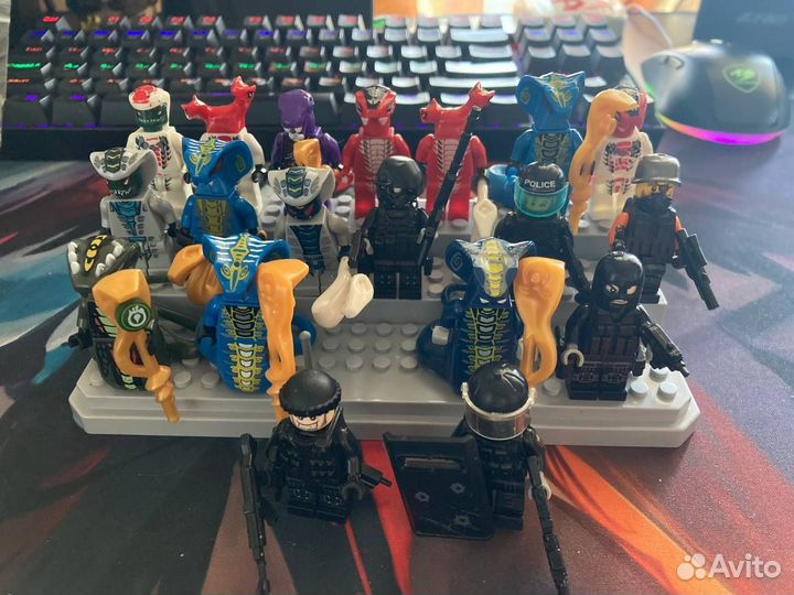 Фигурки Лего