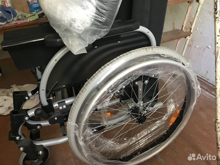 Инвалидная коляска новая