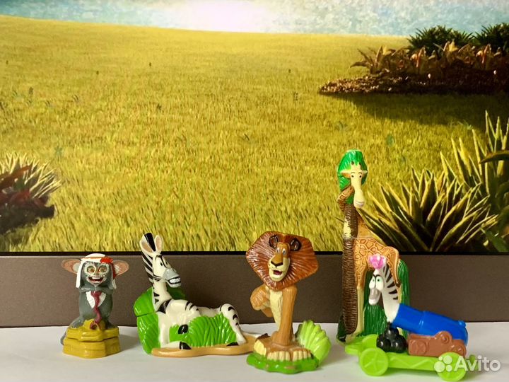 Коллекционные игрушки из киндера