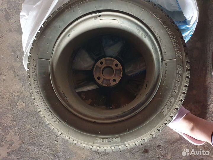 Bridgestone Blizzak Revo GZ R15