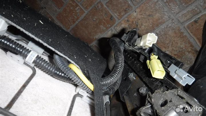 Сиденье переднее правое Toyota Corolla (E150) 200