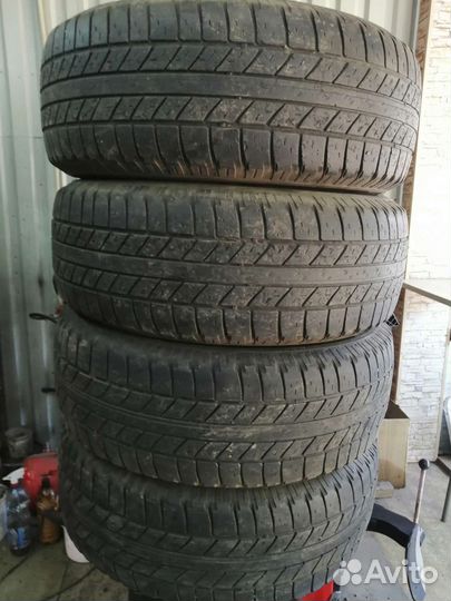 Goodyear Assurance TripleTred 275/65 R17