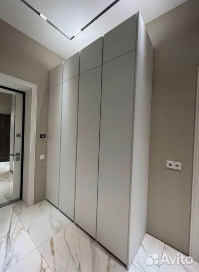 Шкаф распашной