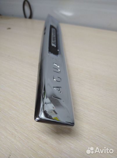 Молдинг переднего крыла Jaguar XJ 2010 - 2020