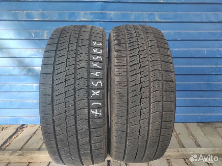 Bridgestone Blizzak VRX2 225/45 R17 92Q