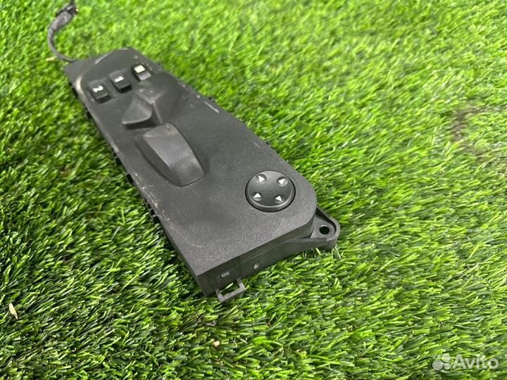 Блок управления сиденьем передний правый Bmw X5
