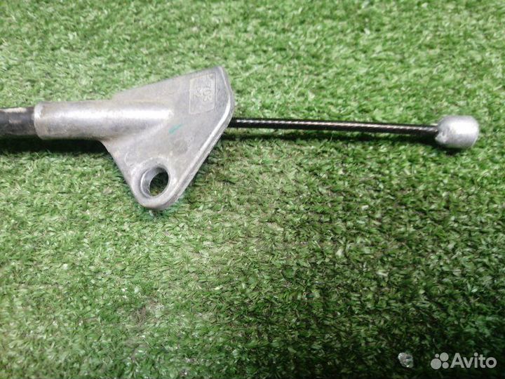 Трос ручного тормоза правый Toyota Corolla ZRE210