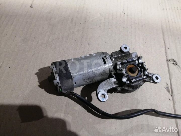 Моторчик люка Mercedes-Benz Actros 3 (MP3) 2018