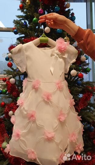 Нарядное платье на рост 104(4 года ) deloras