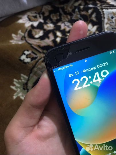Телефон iPhone 8 64 gb