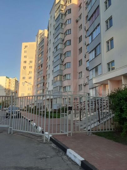 2-к. квартира, 67 м², 3/10 эт.