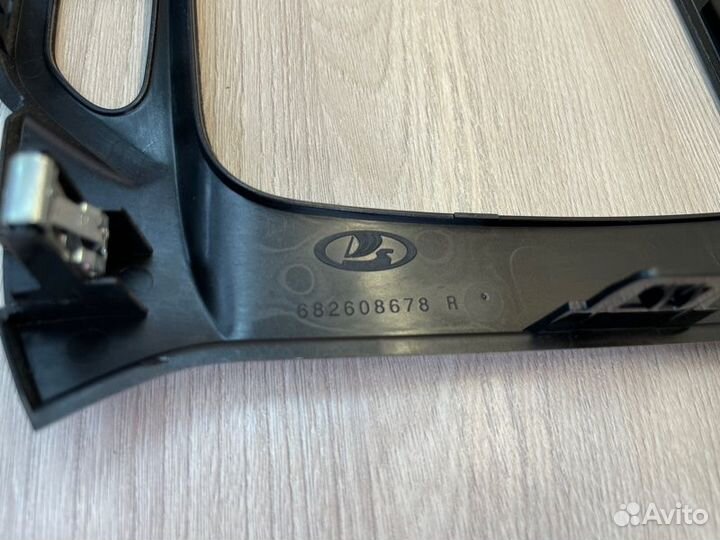 Рамка магнитолы LADA X-Ray