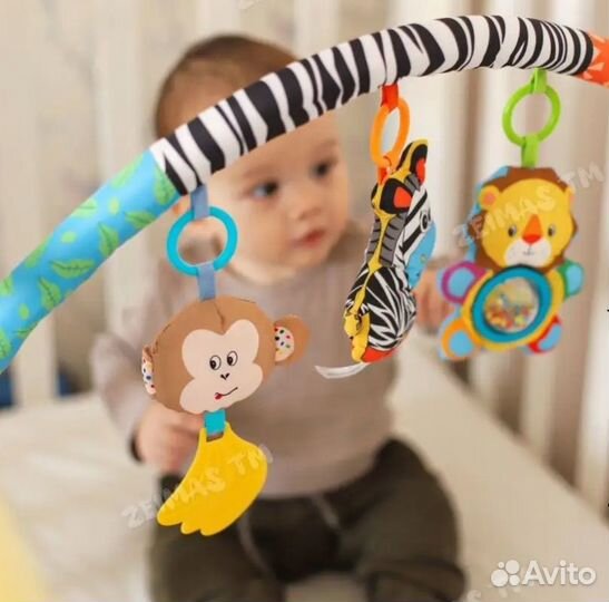 Дуга с игрушками+ пакет с погремушками в подарок