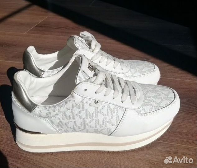 Кроссовки женские 39 размер