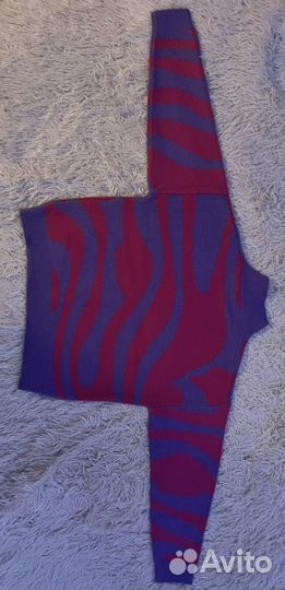 Свитер женский яркий