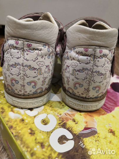 Сандалии для девочки