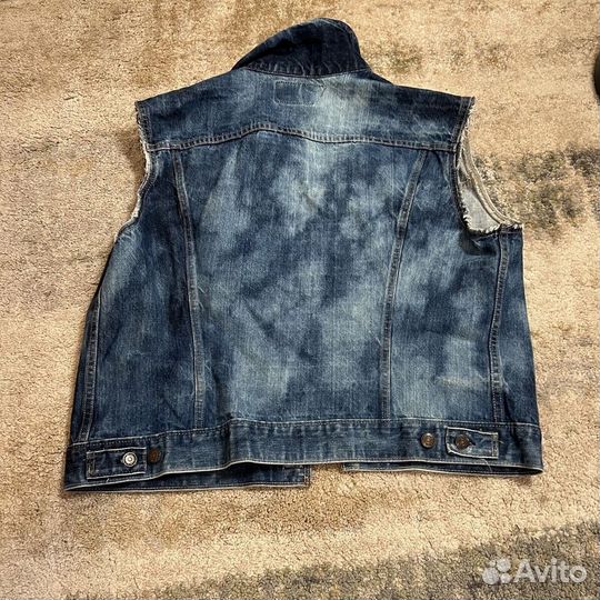 Джинсовая жилетка levis