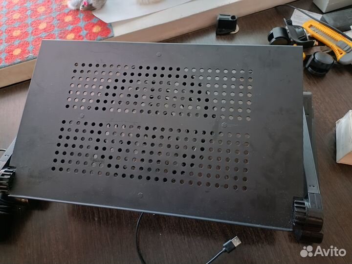 Столик для ноутбука с охлаждением