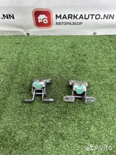 Петли двери передние правые Suzuki Sx4 1 1.6 M16A