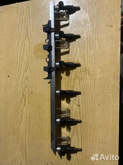 Топливная рампа с форсунками Бмв е60 n52