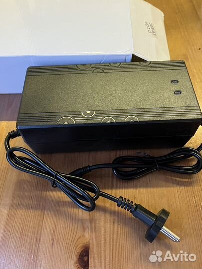 Быстрая зарядка для minako