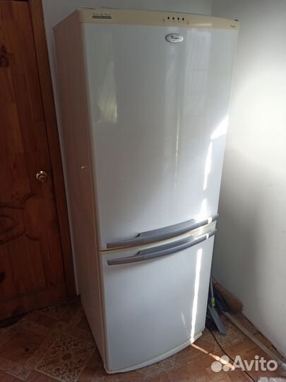 Холодильник Whirpool