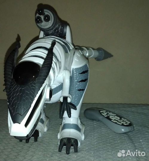 Робот динозавр на дистанционном управлении