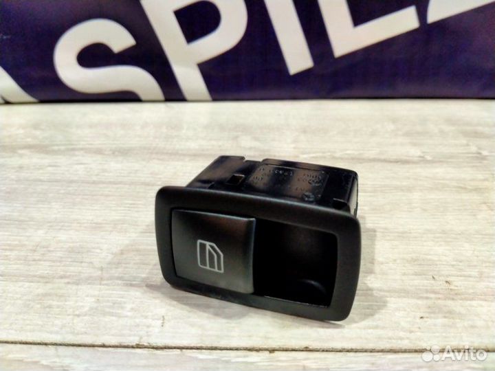 Блок управления стеклоподъемниками задний правый