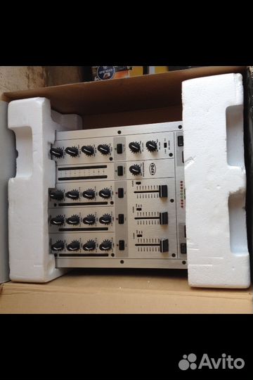 Behringer PRO Mixer WMX300 пульт DJ Новый