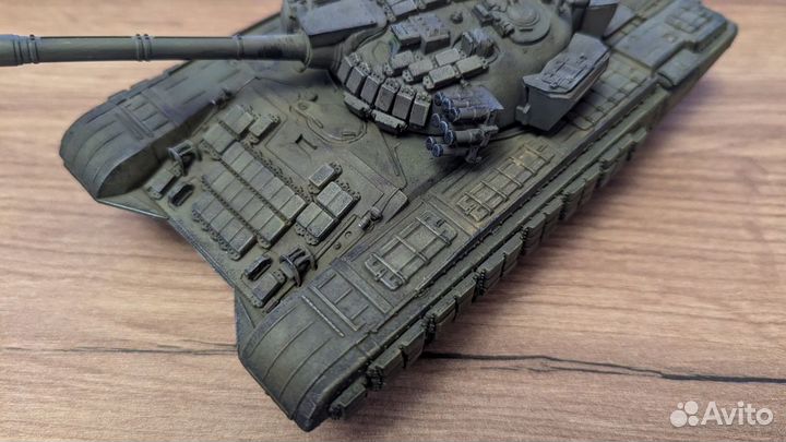 Модель готовая танк Т-72б 1/35 Качество мир танков