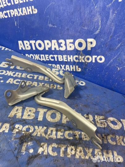 Петли капота. Mazda Mpv минивен GY-DE 2001