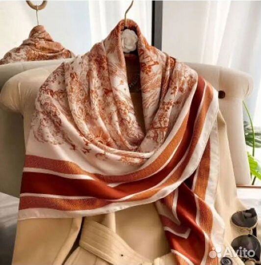 Шарфы и палантины новые