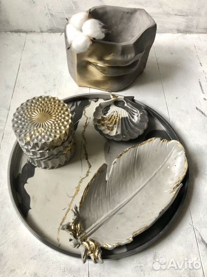 Поднос из архитектурного гипса с декором