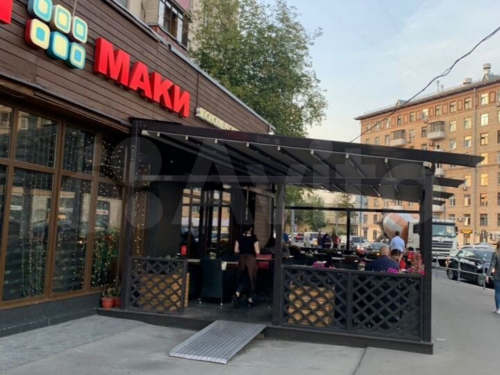 Продам торговое помещение, 484 м²