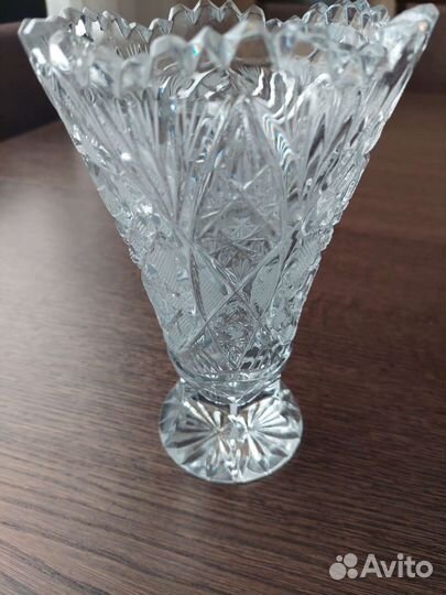 Хрустальная ваза