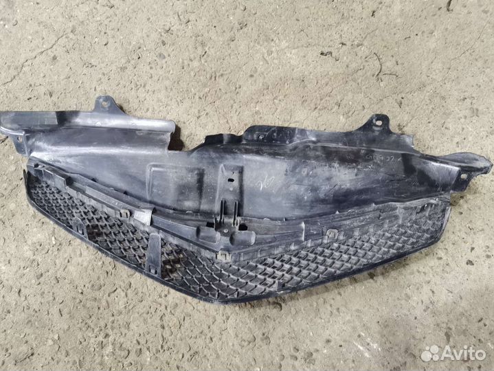 Решетка радиатора Toyota ractis