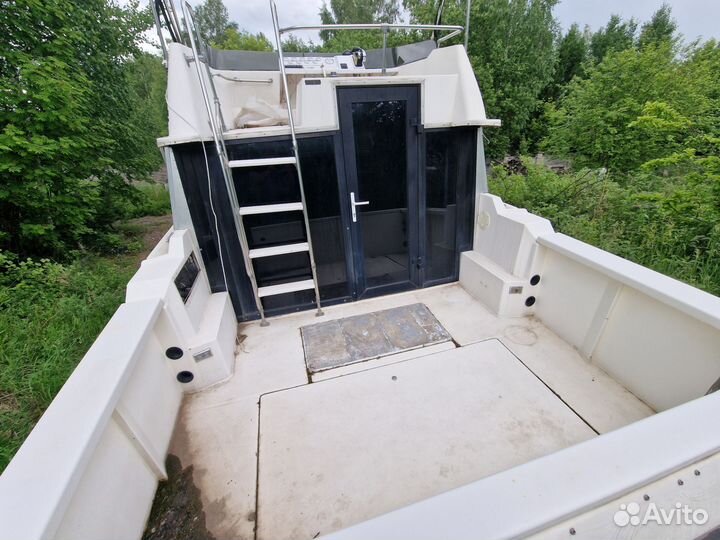 Катер Bayliner 2556