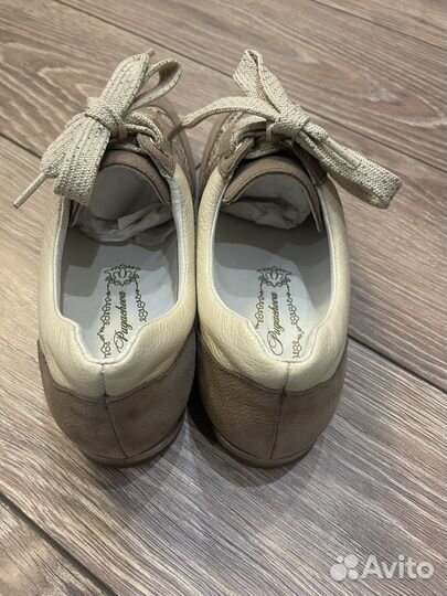 Кроссовки женские Econika Алла Пугачева 36 размер