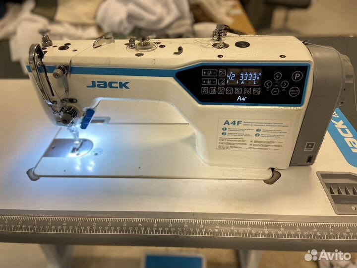 Швейная машинка оверлок прямой строчка бу jack