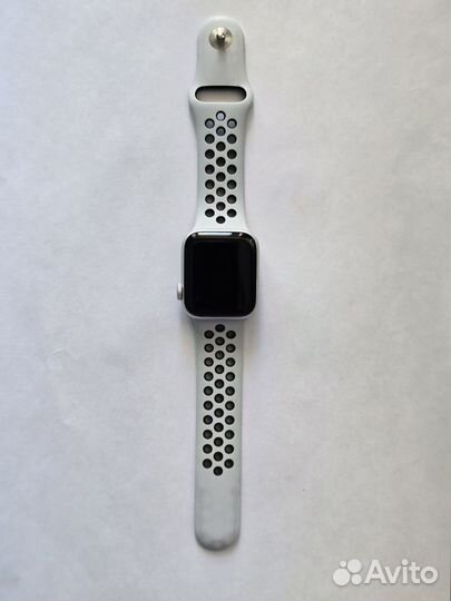 Часы apple watch se 40 mm nike
