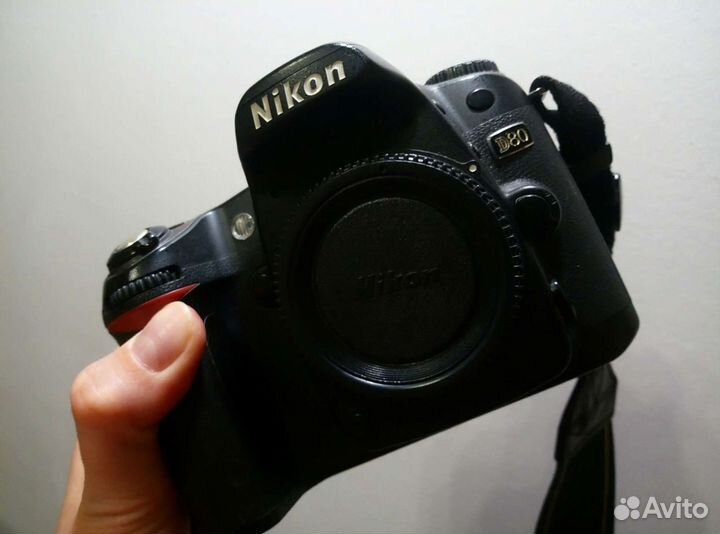 Nikon D3100 и Nikon D80, тушка