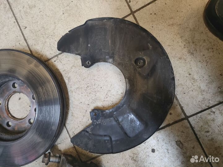 Передние тормоза Фольксваген т6