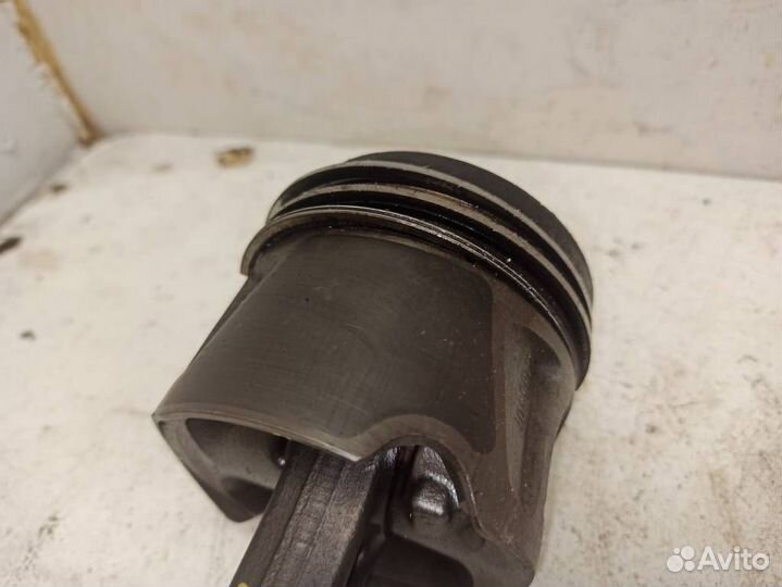 Поршень с шатуном Мерседес