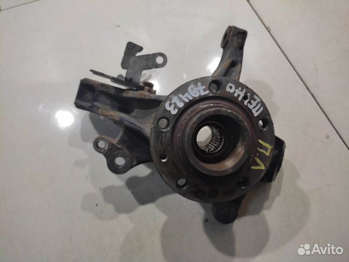 Поворотный кулак (передний, левый) (Peugeot 3008)