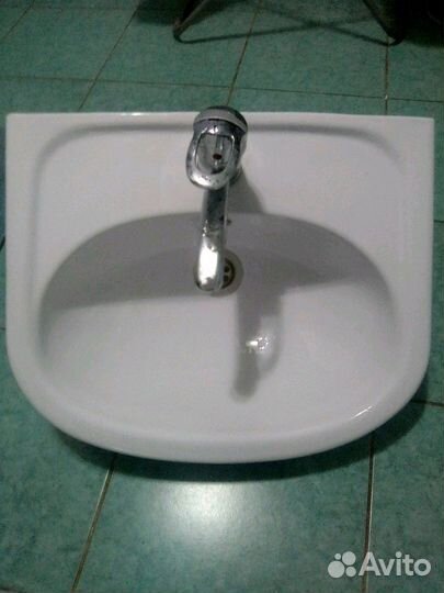 Раковина керамическая