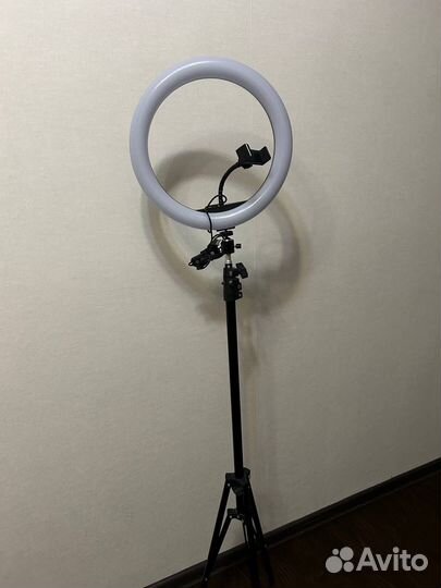 Кольцевая лампа со штативом